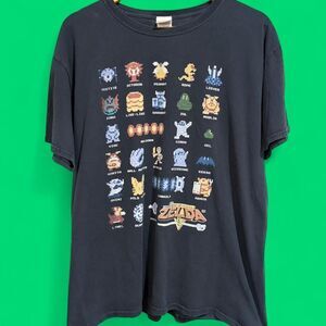 Nintendo Men's Black and Navy T-shirt